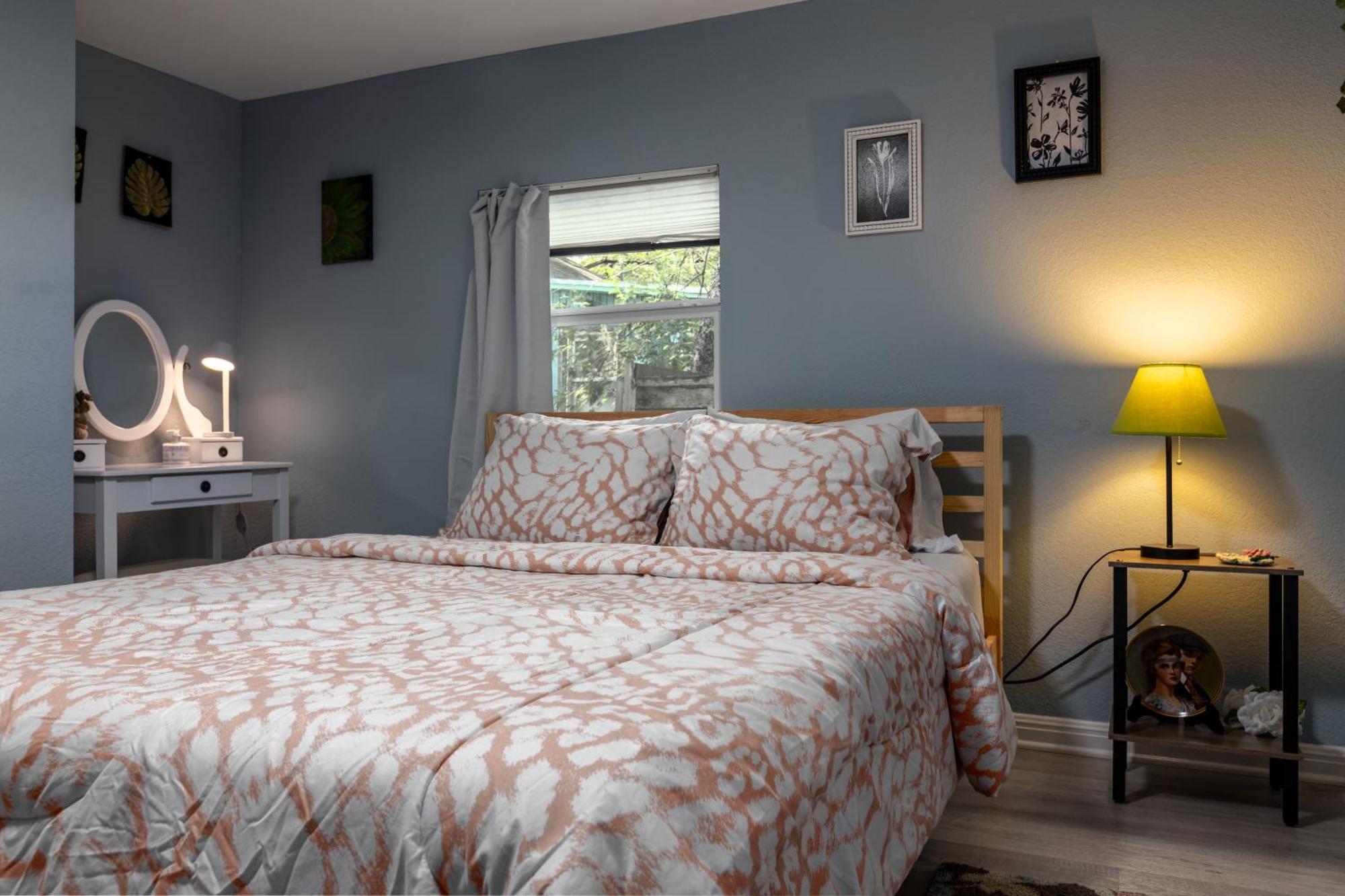 Award Winning Cultural Heritage Home Near Downtown - Walk To 6Th Street Остин Екстериор снимка